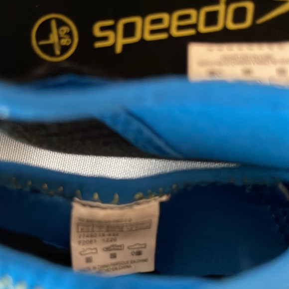 Little boys Speedo water shoes - Picture 10 of 11